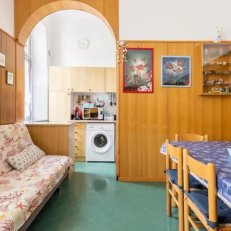 Agata 100 Mt Dal Mare * Deiva Marina